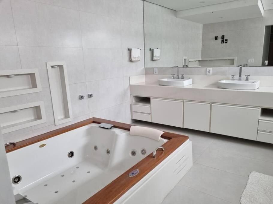 Mansao Casa Blanca Em Sao Roque C/ 5 Vagas Garagem Villa ภายนอก รูปภาพ